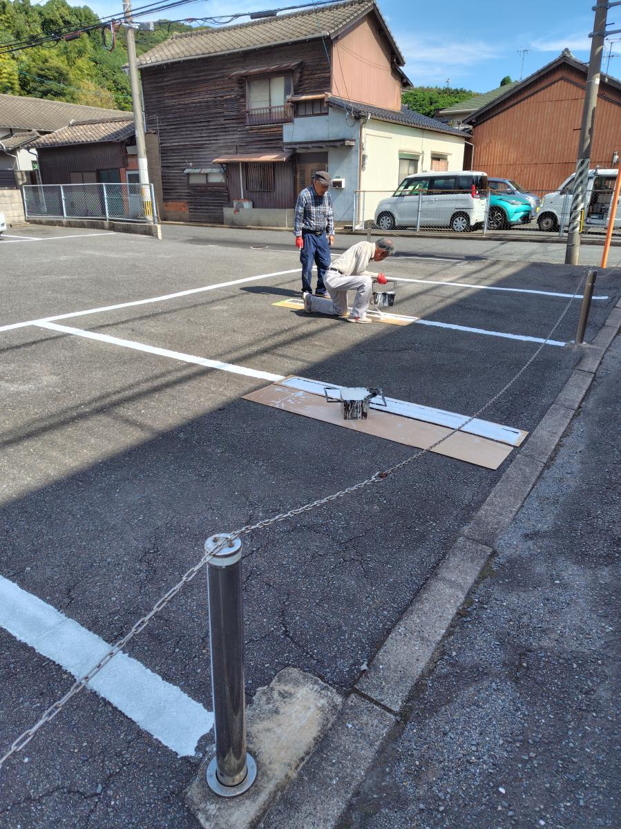 10月12日　駐車場のライン引き